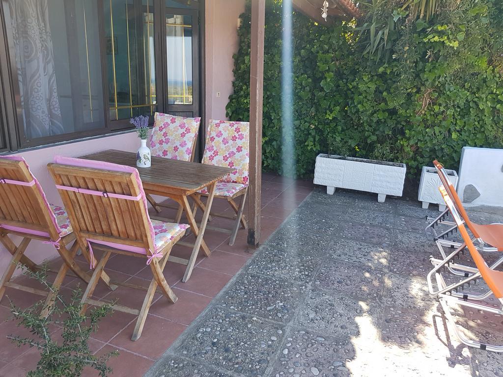 Melina'S Apartments Kalavárda Екстериор снимка