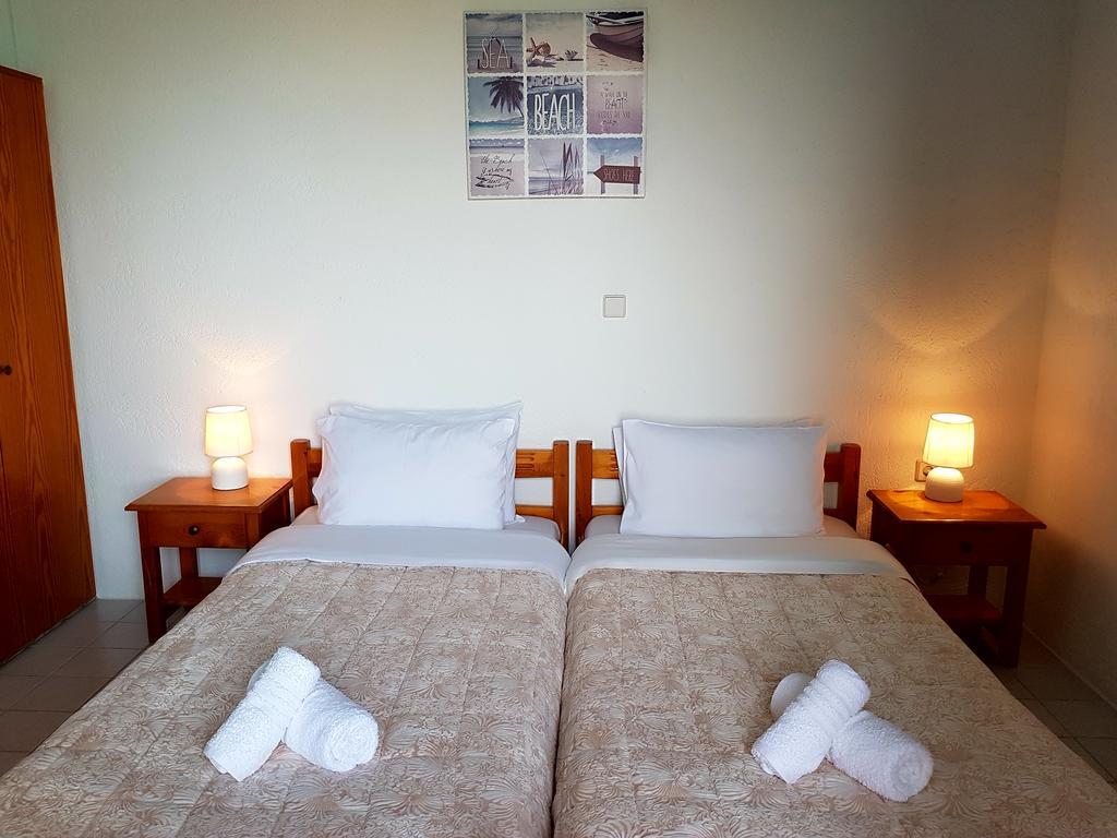 Melina'S Apartments Kalavárda Екстериор снимка