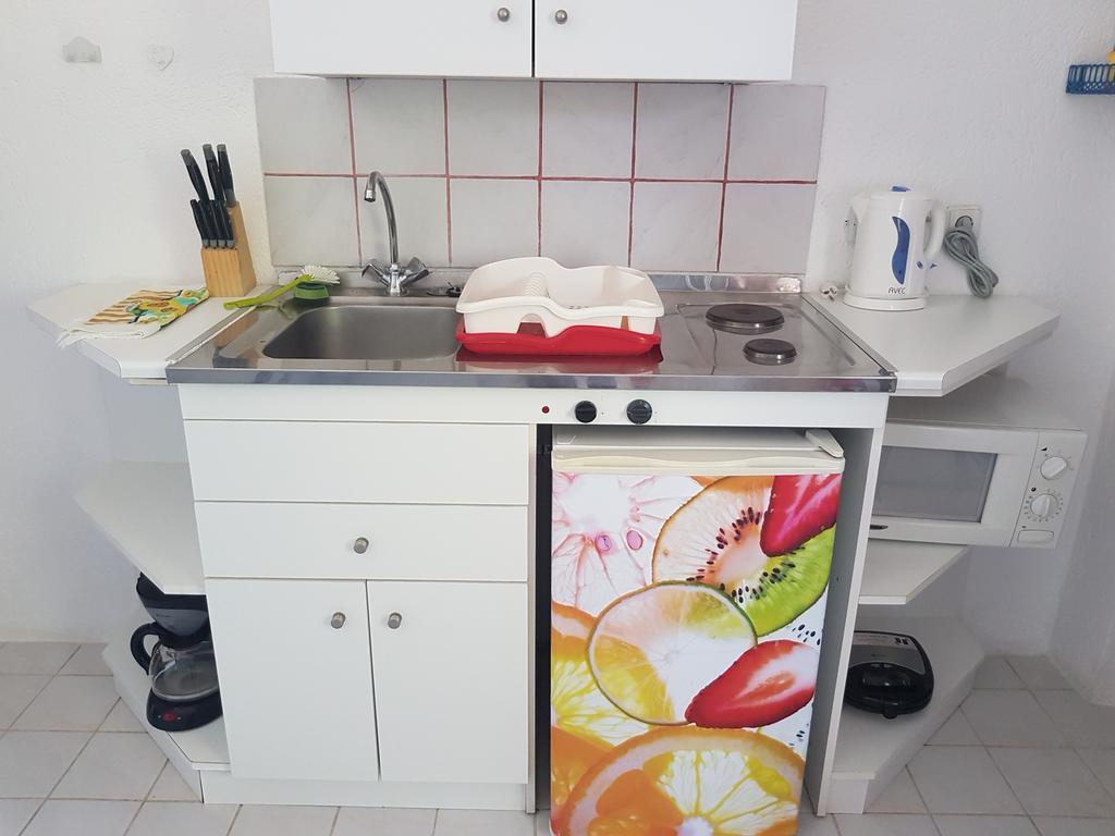 Melina'S Apartments Kalavárda Екстериор снимка