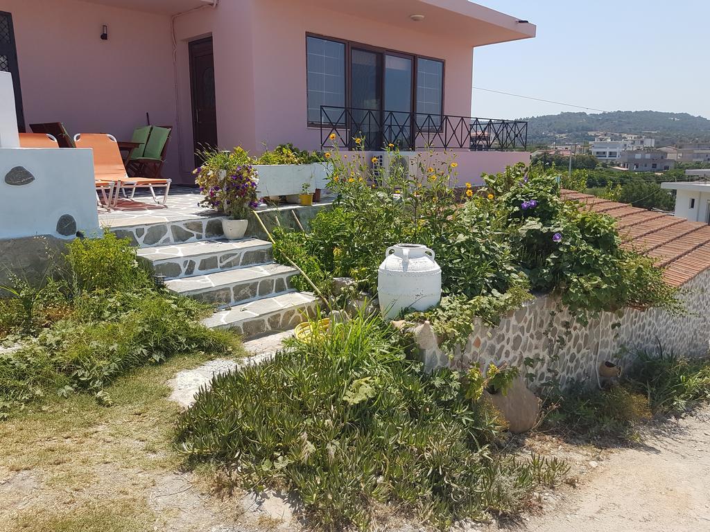 Melina'S Apartments Kalavárda Екстериор снимка
