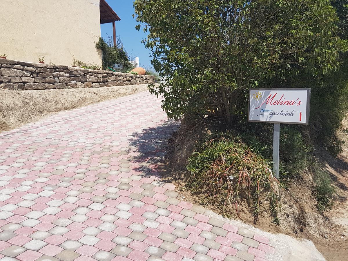 Melina'S Apartments Kalavárda Екстериор снимка