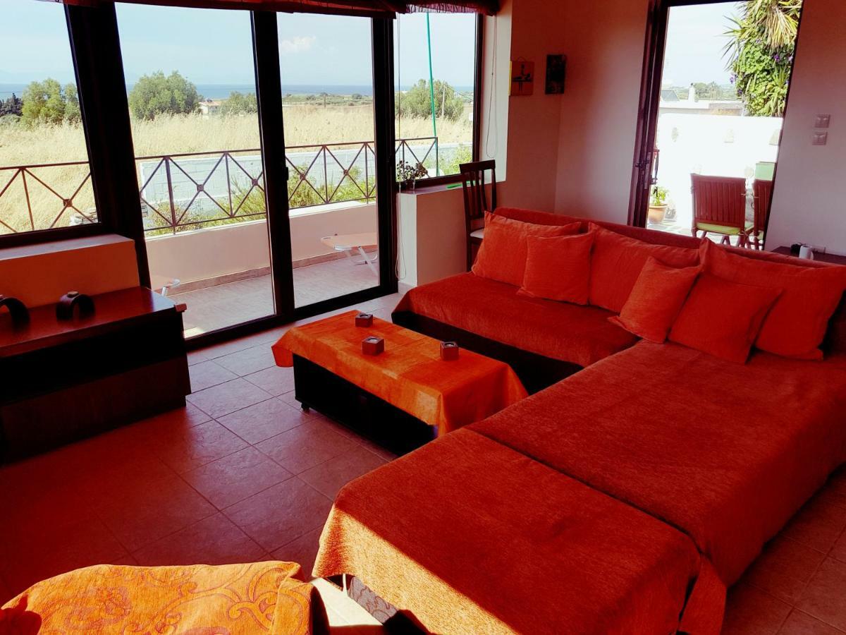 Melina'S Apartments Kalavárda Екстериор снимка