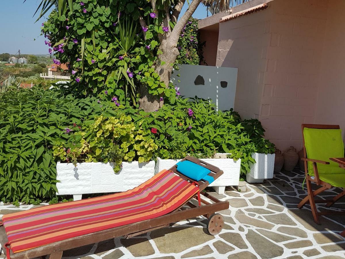 Melina'S Apartments Kalavárda Екстериор снимка