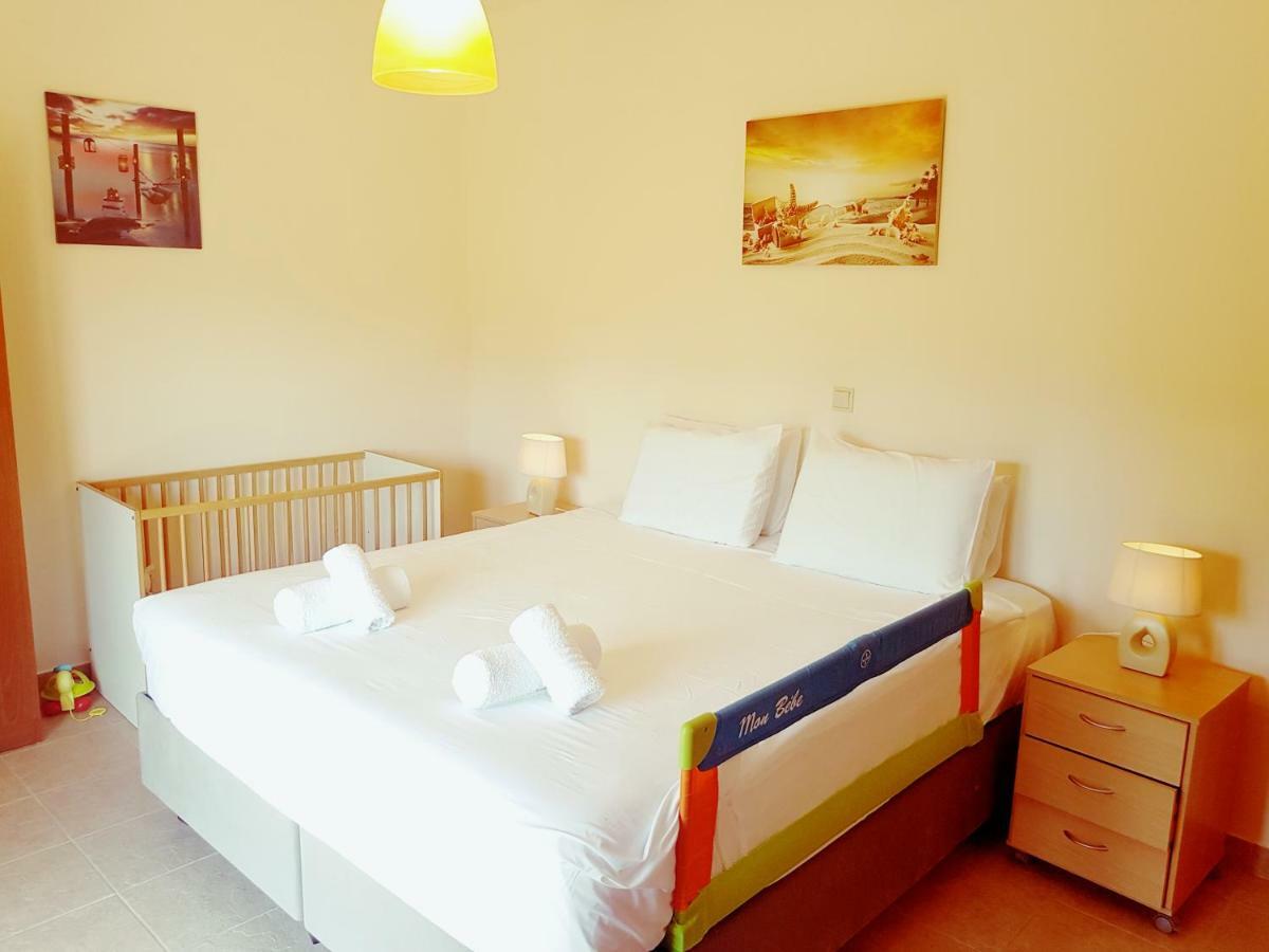 Melina'S Apartments Kalavárda Екстериор снимка
